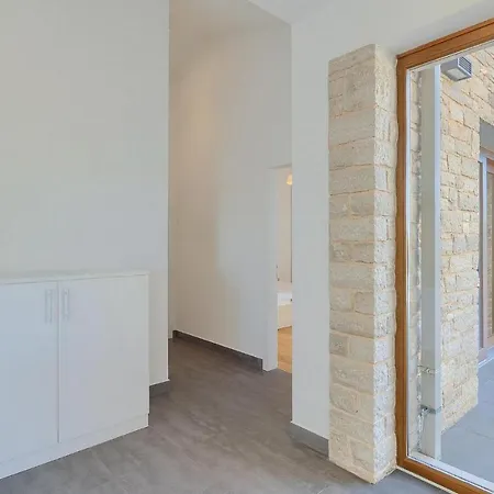 Pet Friendly In Istria With Kitchen 펜션
