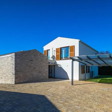 Pet Friendly In Istria With Kitchen *